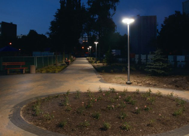 Nur 50 mm Einbauhöhe: Ideale Deckenleuchte für Kassettendecke